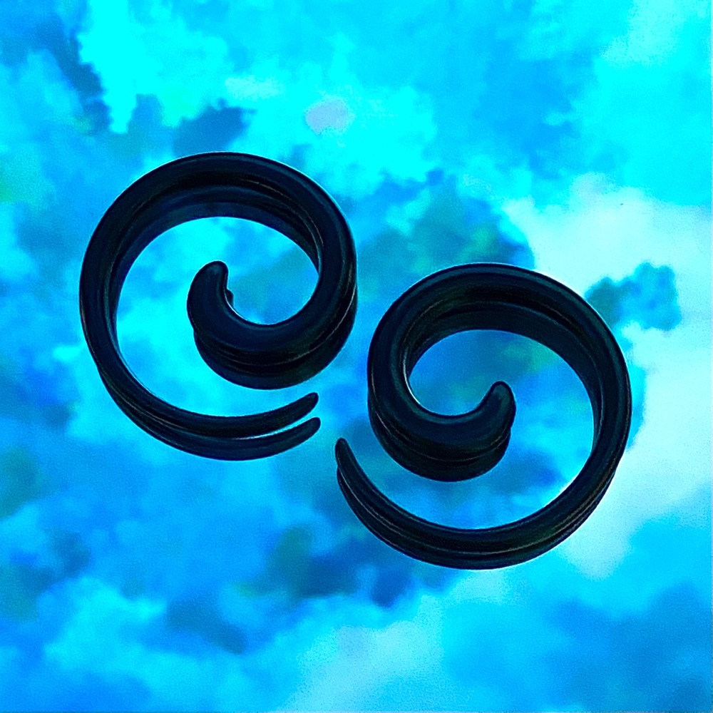 10g Acrylic Spiral Plugs (NEVER WORN)
